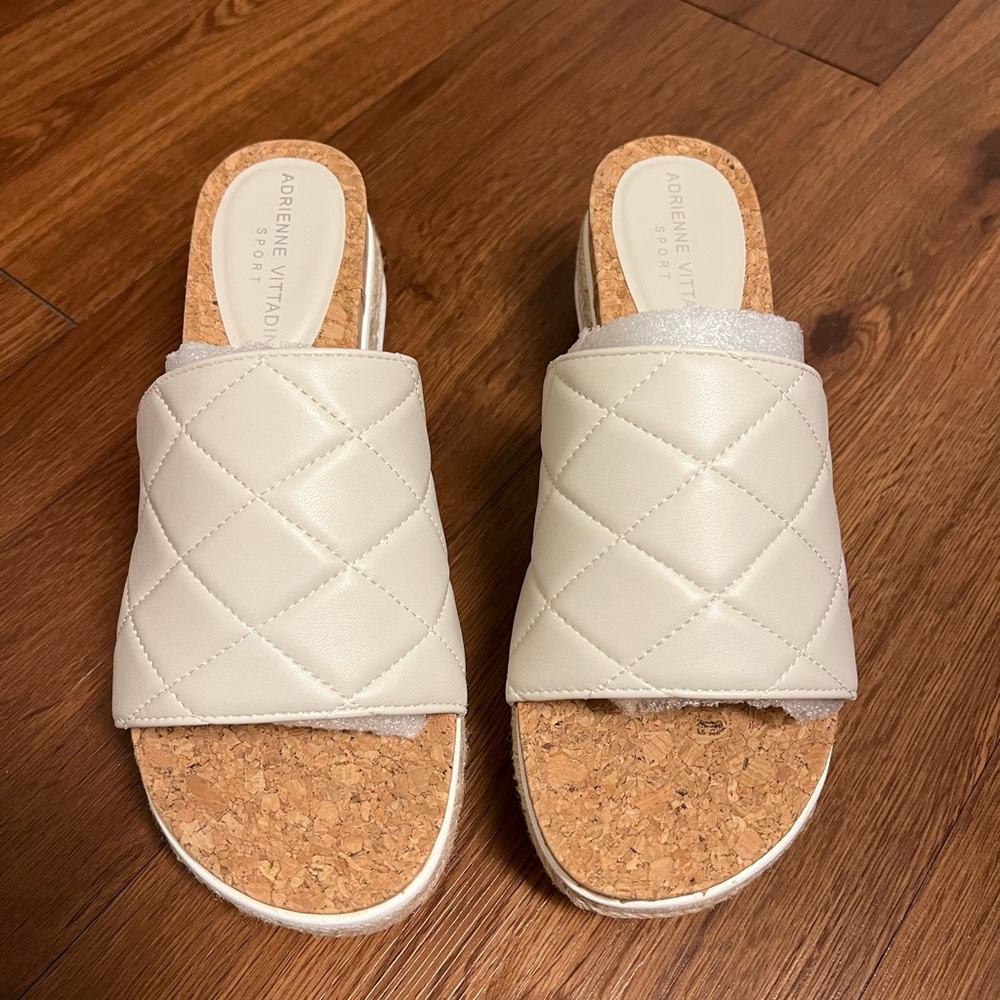 Adrienne Vittadini Women's White Quilted Slide Sandals